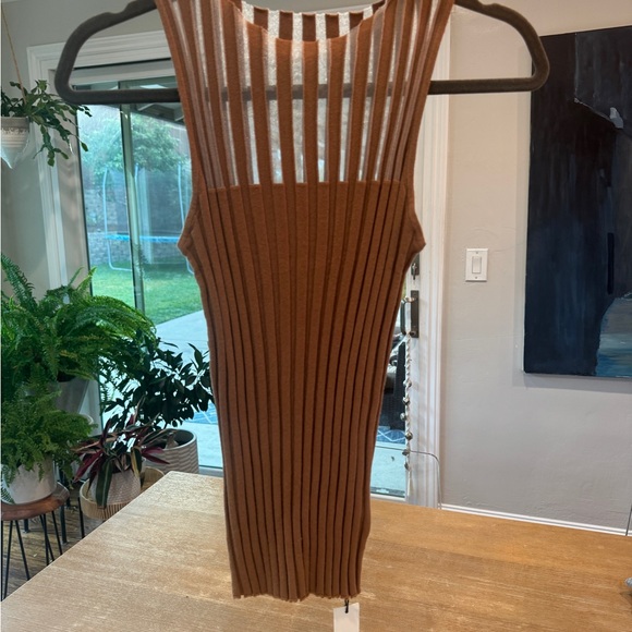 Sheer Ribbed Tank Top - Picture 5 of 8